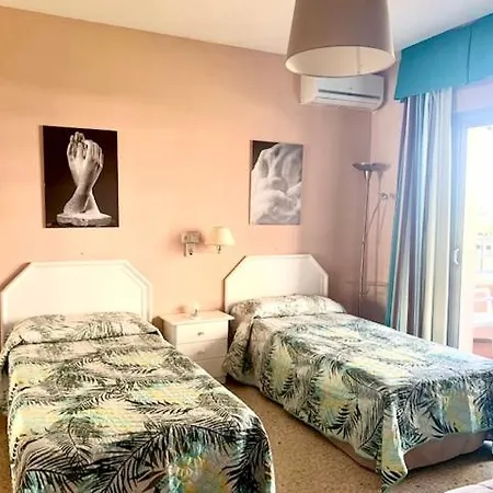 Ronda 3 Beachfront Apartamento *
