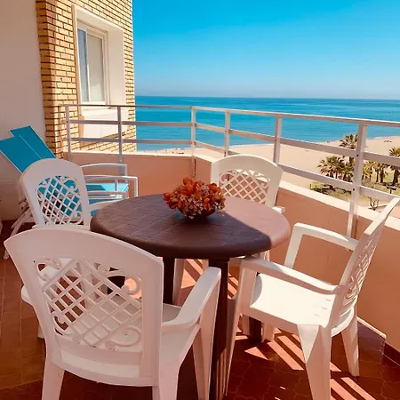 Ronda 3 Beachfront Apartamento