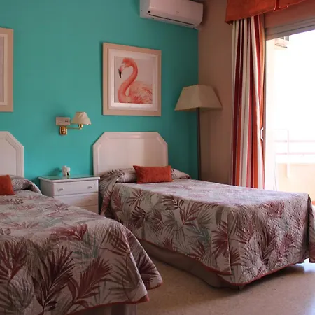 Ronda 3 Beachfront Apartamento
