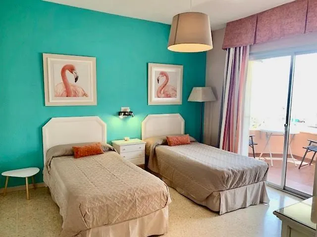 Ronda 3 Beachfront 아파트